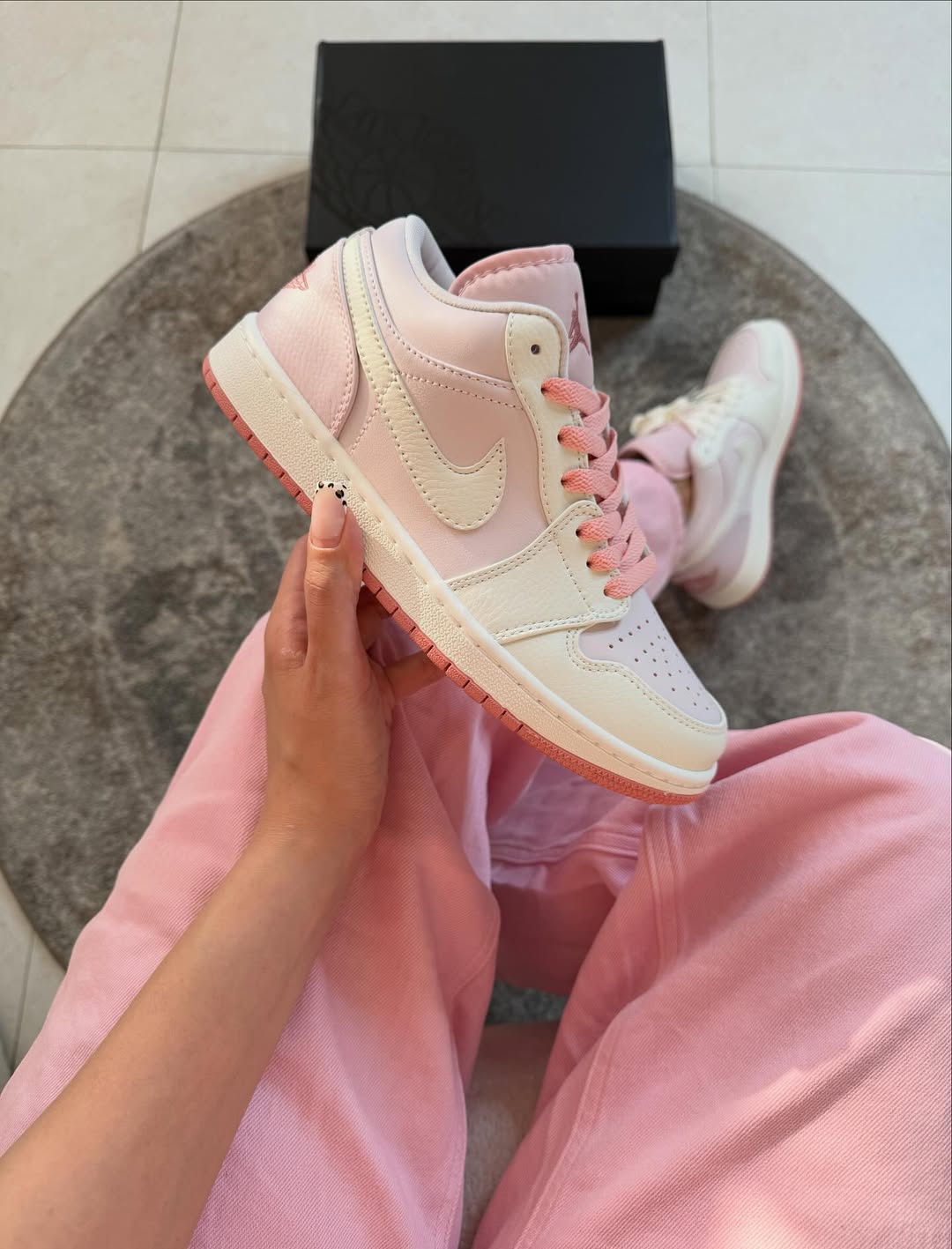 Nike Jordan Low