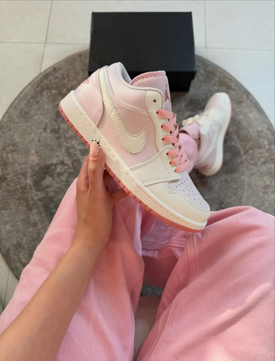 Nike Jordan Low