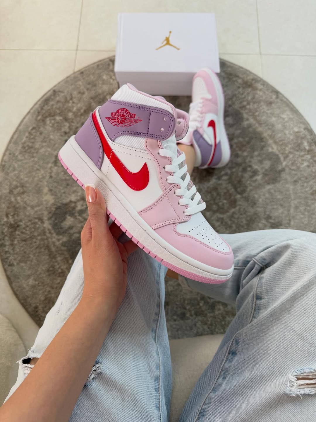 Nike Jordan 1 Mid Valentine's Day