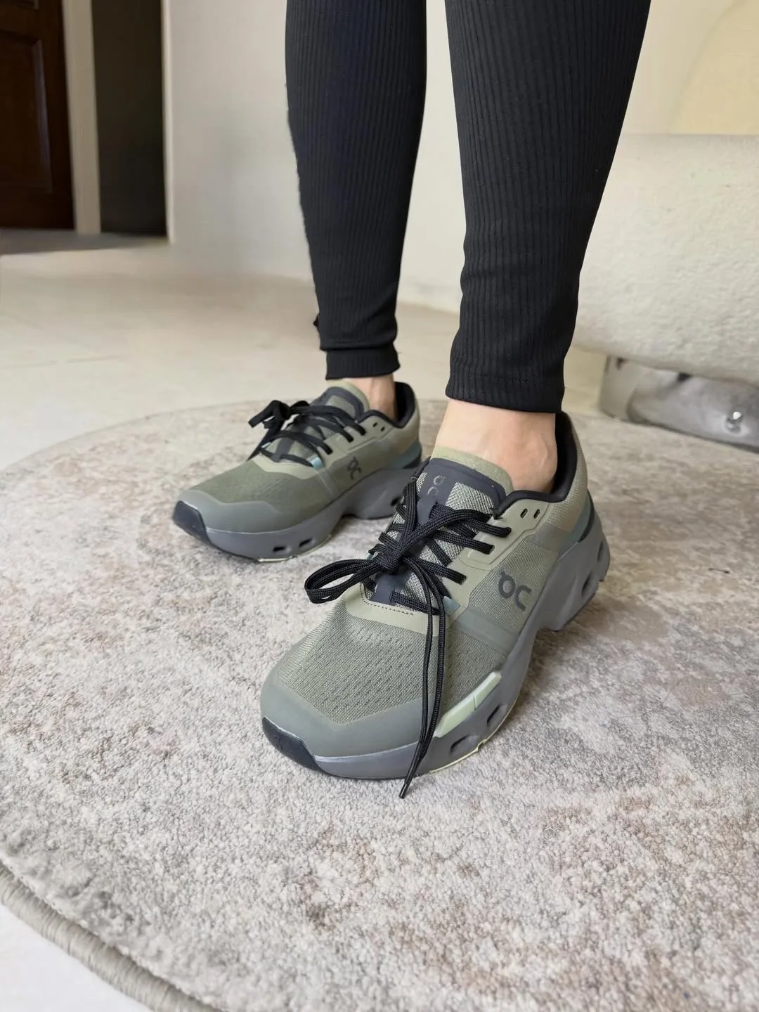 On Cloudpulse Training Shoes