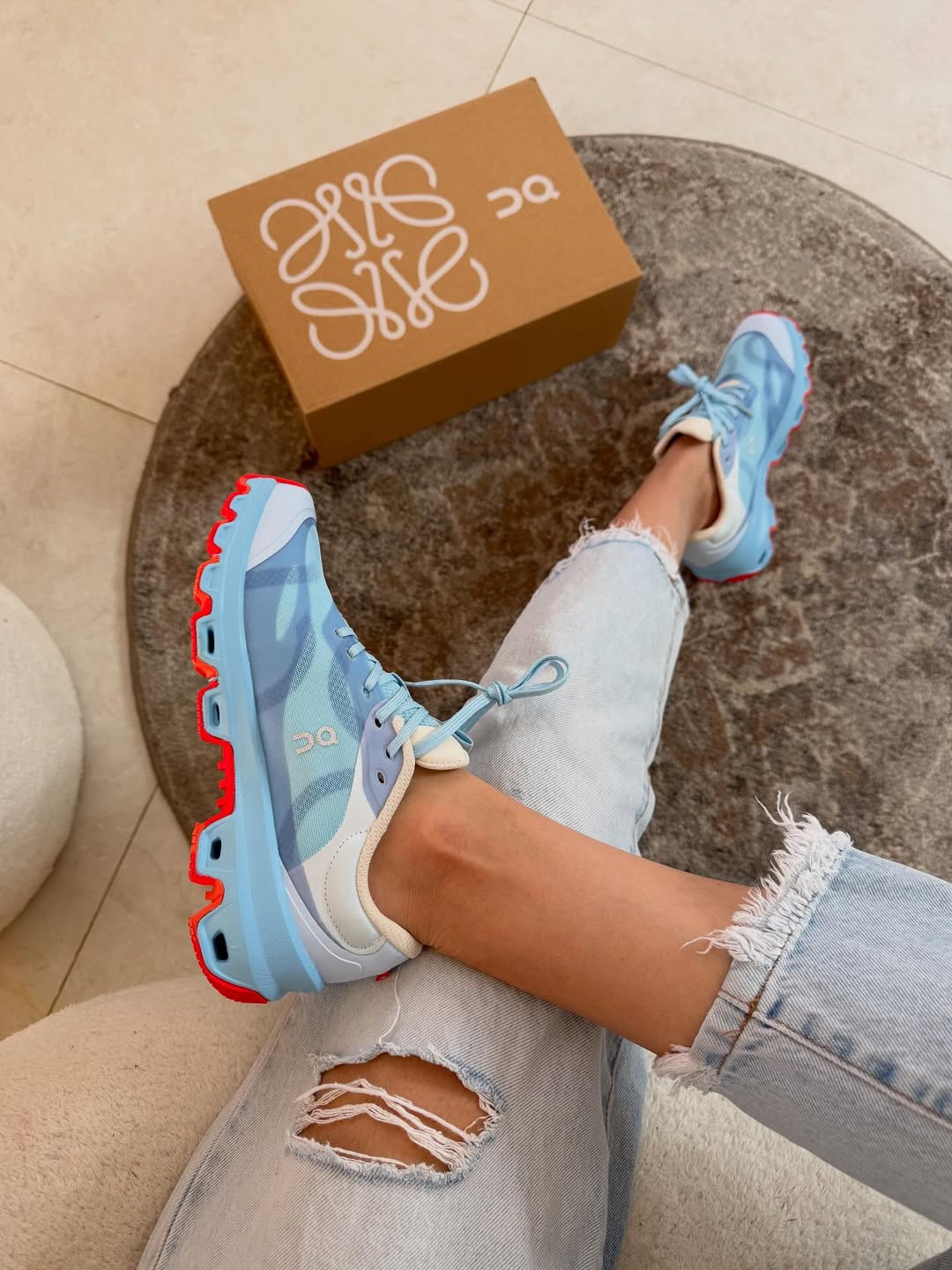 On Running Cloudventure 2 Loewe Blue Red White